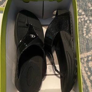 Women’s champion flip-flops new size 11
